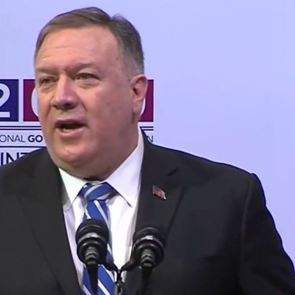El secretario de Estado de EE. UU. Mike Pompeo durante su intervención en la Reunión de Invierno de Gobernadores el 8 de febrero de 2020. (Captura de pantalla via web Departamento de Estado de EE. UU.)