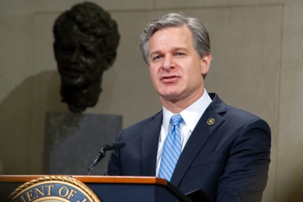 Chris Wray, director del FBI estadounidense. Foto oficial Departamento de Justicia de EE. UU.