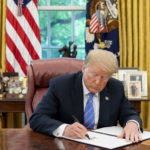 El presidente de los Estados Unidos, Donald J. Trump, en la sala oval de la Casa Blanca. Foto Casa Blanca via Flickr.