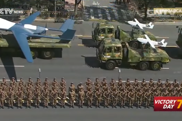 Ejército chino durante un desfile en 2015. Captura de pantalla de un vídeo de CCTV.