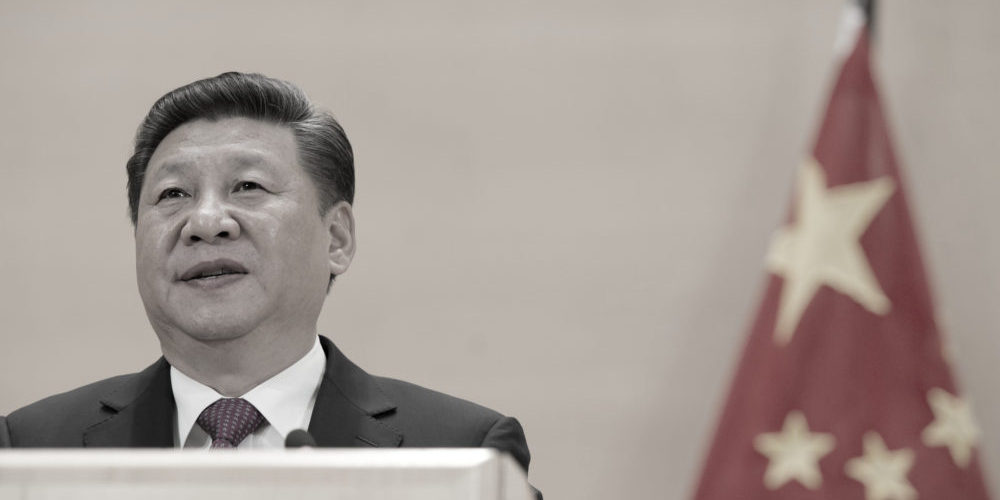 Xi Jinping Presidente de la República Popular de China habla en la Oficina de las Naciones Unidas en Ginebra. 18 de enero de 2017. Foto de la ONU / Jean-Marc Ferré vía Flickr utilizada en blanco y negro.