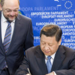 El presidente del Parlamento Europeo Martin Schulz recibe al dictador comunista chino Xi Jinping en Bruselas en 2014. Foto European Parliament.