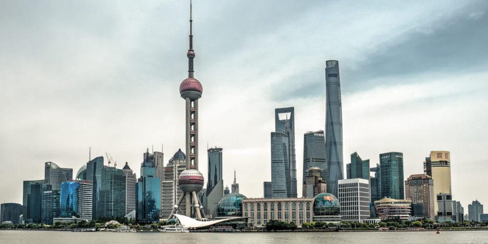 La torre de Shanghái como símbolo al desafío de China y su imparable ascenso hacia el poder global. Foto Wikimedia/Autor:Ermell)
