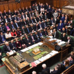 Pleno de la Cámara de los Comunes durante un debate en 2019. Foto Parlamento británico via Flickr.