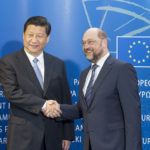 El dictador chino, Xi Jinping, en un evento del 2017, con el expresidente del PE, Martin Schulz. (Foto: Visual Hunt / Autor: Parlamento Europeo
